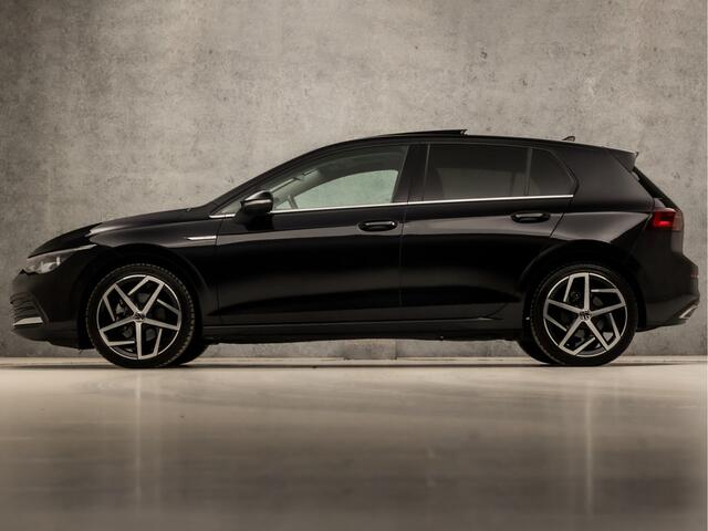 Volkswagen GOLF 1.5 TSI Sport (SCHUIFDAK, 4 CILINDER, MEMORY SEATS, HEAD-UP DISPLAY, STUUR/STOELVERWARMING, DYNAMISCHE KNIPPERLICHTEN, SPORTSTOELEN, CAMERA, GETINT GLAS, ALCANTARA, NIEUWE APK, NIEUWSTAAT)