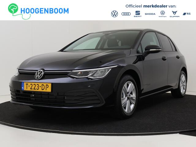 Volkswagen GOLF 1.0 eTSI Life | Achteruitrijcamera | Navigatie | Adaptieve cruise control | Sfeerverlichting | Draadloze telefoonlader | CarPlay |