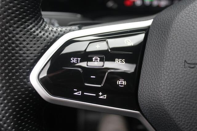 Volkswagen GOLF 1.4 eHybrid GTE - CARPLAY - PANODAK - 18 INCH - FULL LED - VIRT. COCKPIT -