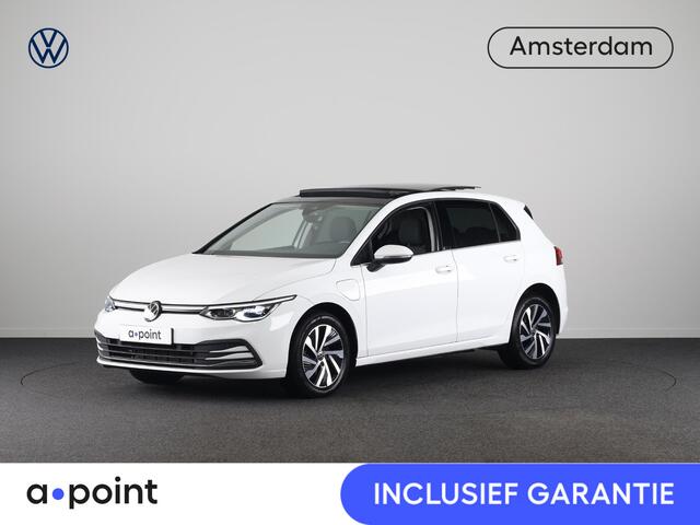 Volkswagen GOLF 1.4 eHybrid Style 204 pk Automaat (DSG) | Navigatie | Panoramadak | Parkeersensoren | Adaptieve cruise control | Stoelverwarming |