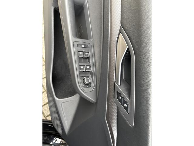 Volkswagen GOLF 1.0 TSI Active Business | Navigatie |Blind spot | Climate Control | Cruise Control | Bluetooth | 16"LMV |