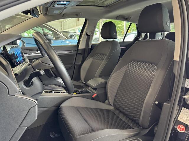 Volkswagen GOLF 2.0 TDI Active Automaat | Trekhaak elektrisch | Pano | IQ Light | Digitaal Dashboard | HUD | Clima | 16"LMV | Camera ( Vestiging - Nieuwegein )