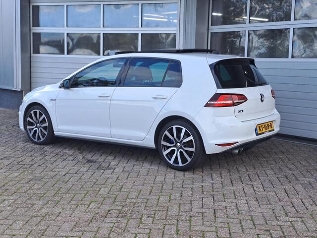 Volkswagen GOLF 1.4 TSI GTE Connected Series Panoramadak, Apple Carplay/Andriod auto, Leder, DAB, Goed onderhouden