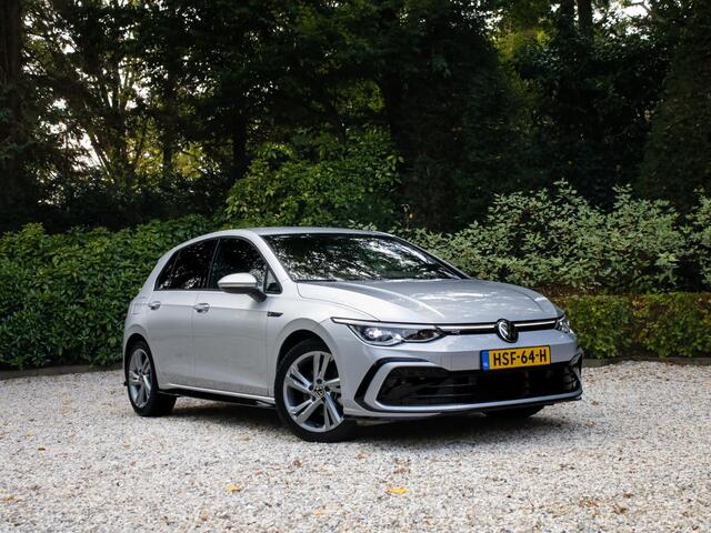 Volkswagen GOLF 1.5 eTSI R-Line | IQ Lights | Achteruitrijcamera