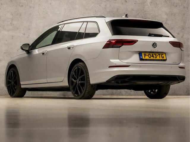 Volkswagen GOLF Variant 1.0 TSI Sportline Automaat (APPLE CARPLAY, GROOT NAVI, CLIMATE, STUUR/STOELVERWARMING, SFEERVERLICHTING, PARKEERSENSOREN, GETINT GLAS, SPORTSTOELEN, LM VELGEN, ADAPTIVE CRUISE, NIEUWSTAAT)