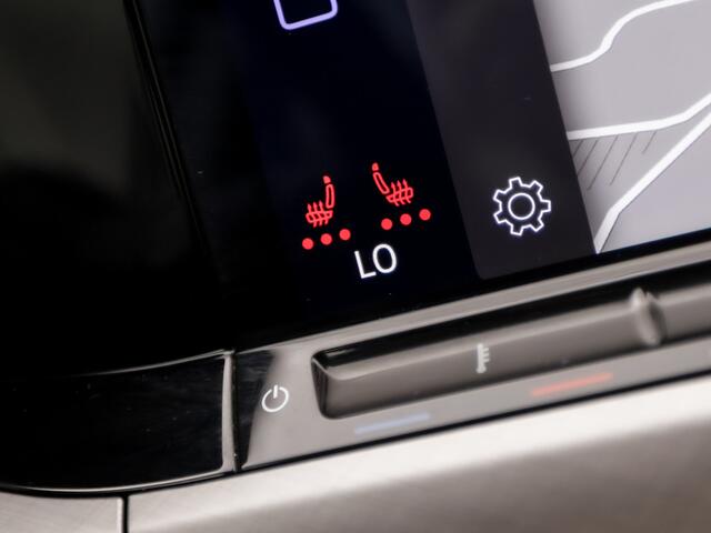 Volkswagen GOLF Variant 1.0 TSI Sportline Automaat (APPLE CARPLAY, GROOT NAVI, CLIMATE, STUUR/STOELVERWARMING, SFEERVERLICHTING, PARKEERSENSOREN, GETINT GLAS, SPORTSTOELEN, LM VELGEN, ADAPTIVE CRUISE, NIEUWSTAAT)