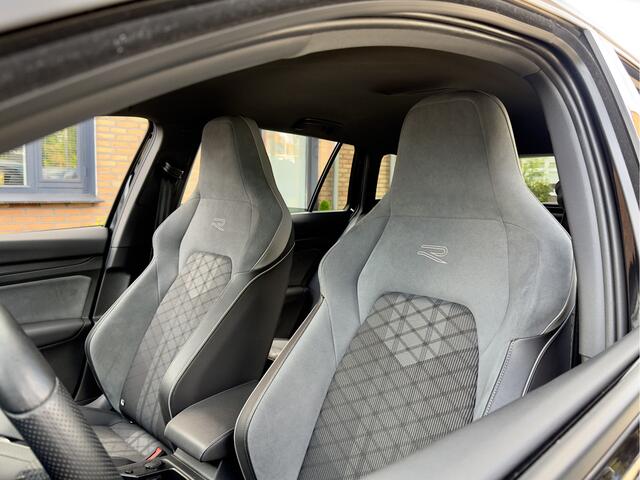 Volkswagen GOLF 8 Variant 1.5 eTSI R-LINE 150PK. LEDER NAVI CAMERA APPLE-CARPLAY DIGI-DASH IQ-DRIVE LED LMV PDC