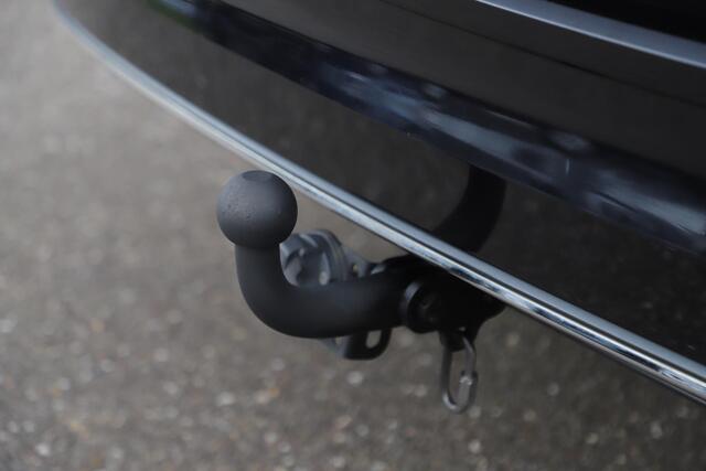 Volkswagen GOLF Variant 1.5 eTSI Style 131PK Trekhaak 17 inch LMV Sportstoelen Virtual Cockpit Navigatie Achteruitrijcamera Carplay Sfeerverlichting LED All-season banden!