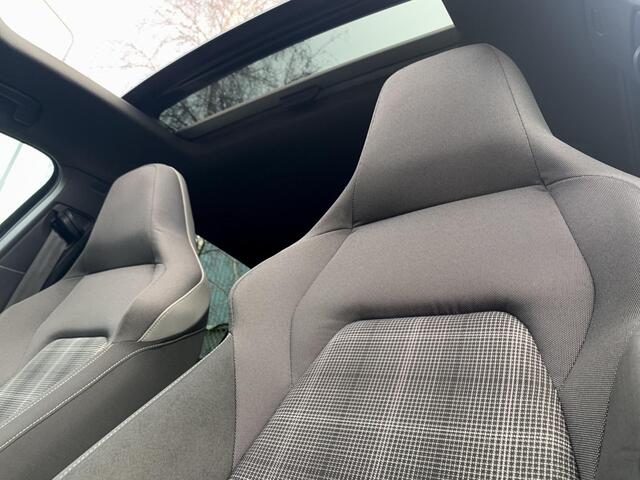 Volkswagen GOLF 2.0 TDI GTD PANO SFEER ACC LANE BLIND SP.