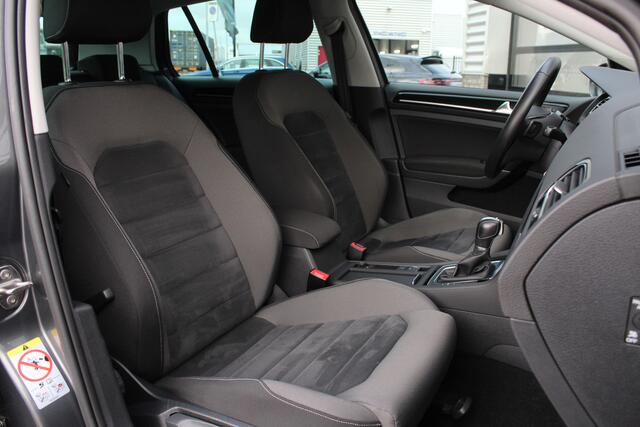 Volkswagen GOLF 1.5 TSI Highline Business R / Carplay / Stoelverwarming