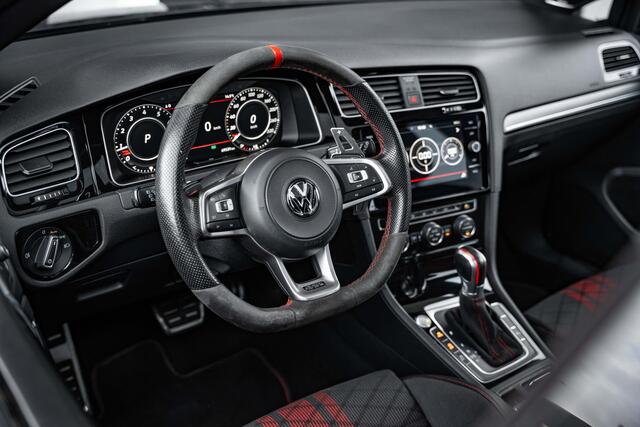 Volkswagen GOLF 7.5 2.0 TSI GTI TCR - Panorama | Akrapovic l Dynaudio | ACC | Camera