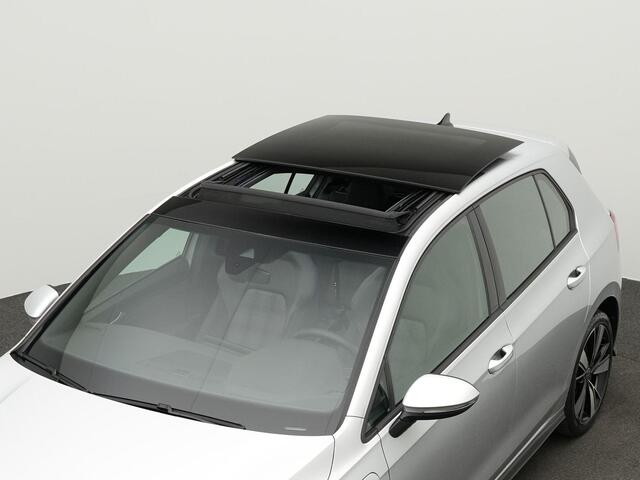 Volkswagen GOLF GTE 1.4 eHybrid 245 pk DSG | IQ Light | Panoramadak | Trekhaak | Stuur-/stoelverwarming | Achteruitrijcamera | Keyless | 18 inch