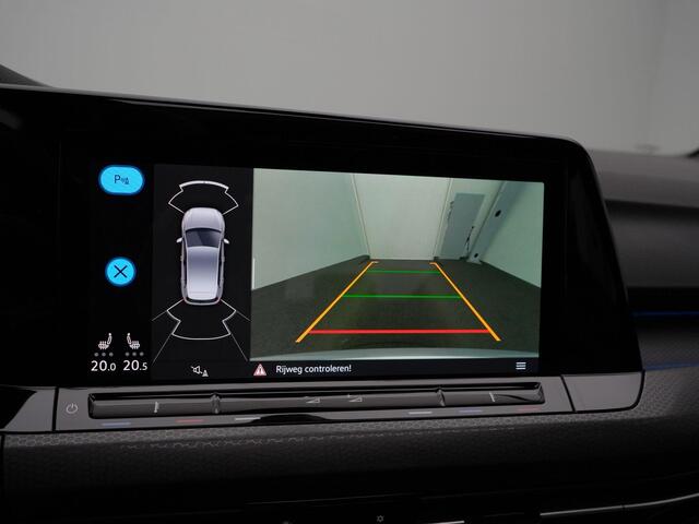 Volkswagen GOLF GTE 1.4 eHybrid 245 pk DSG | IQ Light | Panoramadak | Trekhaak | Stuur-/stoelverwarming | Achteruitrijcamera | Keyless | 18 inch