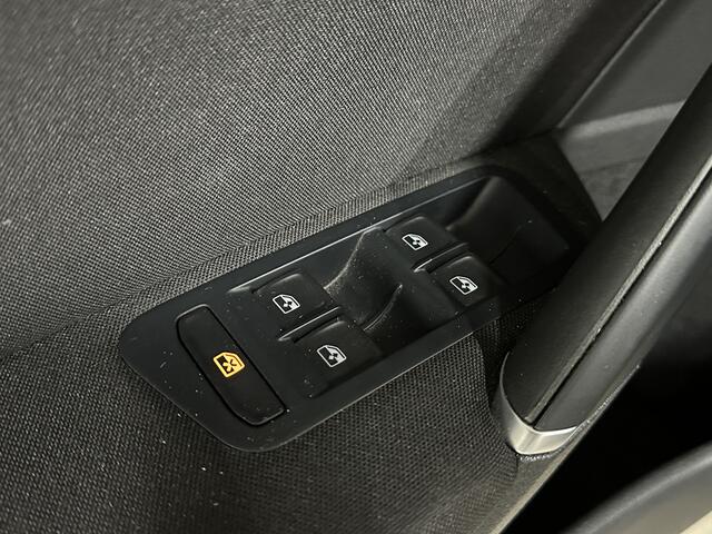 Volkswagen GOLF Variant 1.0 TSI Comfortline | LED | ACC | Trekhaak | Stoelverwarming |