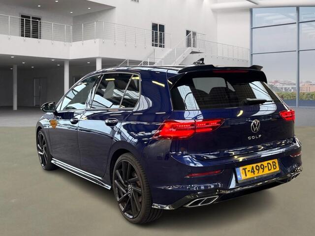 Volkswagen GOLF 1.5 eTSI R-Line 3x R-LINE | ADAPTIEVE CRUISECONTROL | PANORAMADAK | STOELVERWARMING | STUUR VERWARMING | DAB | NAVIGATIE | SPORT INTERIEUR | MATRIX LED | DODEHOEK DETECTIE | DYNAMISCHE LED-VERLICHTING |