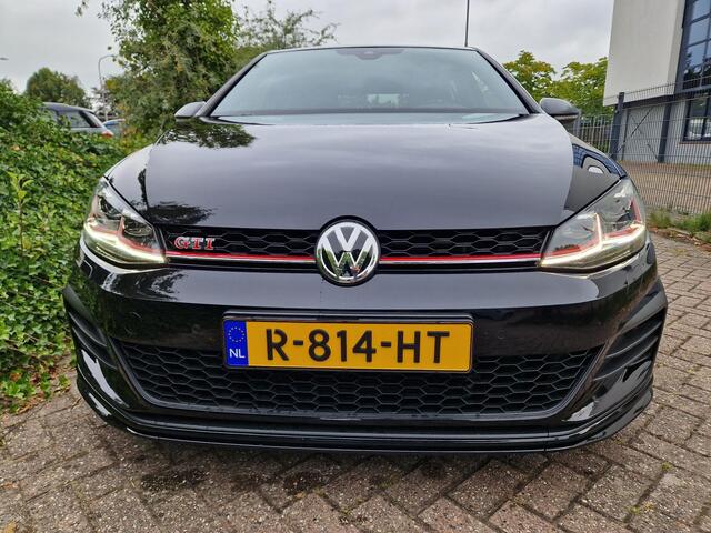 Volkswagen GOLF 2.0 TSI GTI TCR