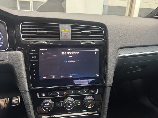 Volkswagen GOLF 1.4 TSI Highline Business R / Panoramadak / Camera / Leder / Keyless / Dynaudio / 19'' / Navi. Proff / Stoelverwarming / DAB / Dodehoek / ACC