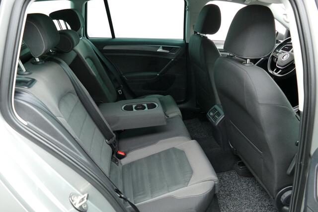 Volkswagen GOLF Variant 1.0 TSI Comfortline Business. Adaptief Cruise, Navi, Clima, PDC V+A, Haak 1300kg