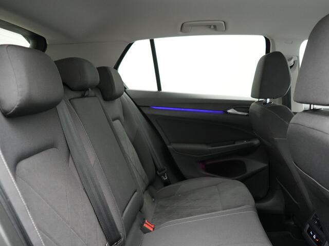 Volkswagen GOLF 1.4 eHybrid Style Plug In Hybrid 204pk Dealer O.H PHEV | Adaptive Cruise | Sportstoelen Massage & Memory | IQ Light | Sfeerverlichting | Apple Carplay | Stoelen & Stuur Verwarmd | Virtual | Navigatie | DAB |