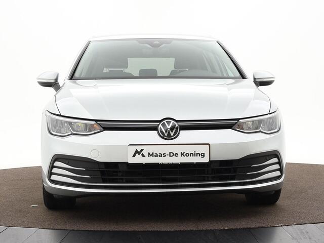 Volkswagen GOLF 1.0 eTsi 110pk DSG Life · Apple/Android Car Play · Navi · P-Sensoren · DAB · Getint Glas · 16'' Inch · Garantie t/m 28-03-2027 of 100.000km