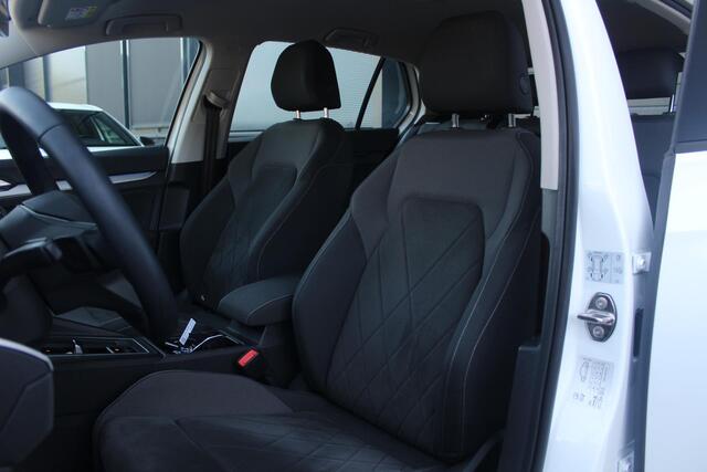 Volkswagen GOLF 1.0 eTSI Life Business | Memory | Camera | IQ Lights