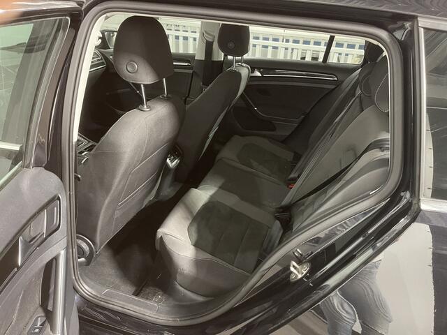 Volkswagen GOLF Variant 1.5 TSI 150pk-Highline Business R 110kw Carplay / ACC / ECC / Navi / PDC Executive-pakket / Winter Pakket