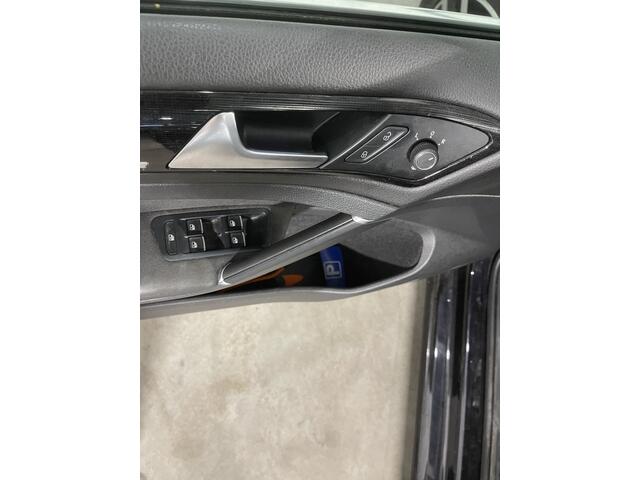 Volkswagen GOLF Variant 1.5 TSI 150pk-Highline Business R 110kw Carplay / ACC / ECC / Navi / PDC Executive-pakket / Winter Pakket