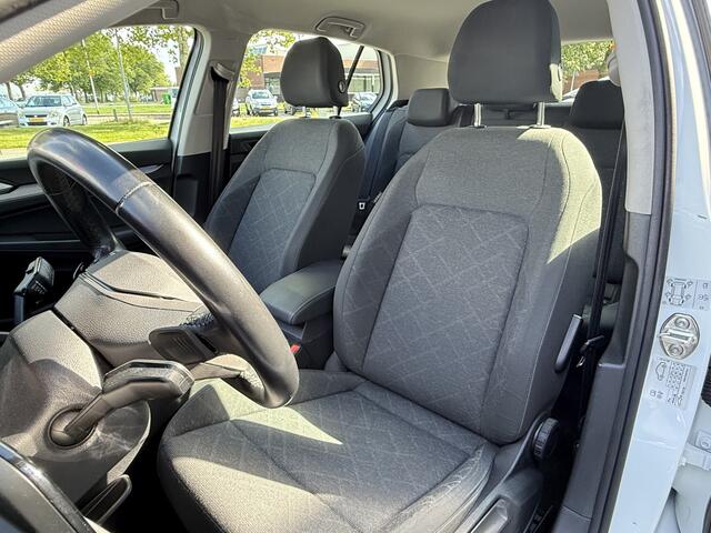 Volkswagen GOLF BWJ 2023 | 1.5TSI 131PK Life Bus AUTOMAAT | CLIMA | NAVI | PDC | CRUISE | CAMERA A | STOELVERW |