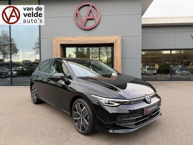 Volkswagen GOLF 1.5 eHybrid Style | Trekhaak | Camera | IQ light | Head up | Rijklaar incl. garantie