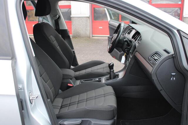 Volkswagen GOLF Variant 1.0 TSI Navi/Camera/Sportstoel/17inch