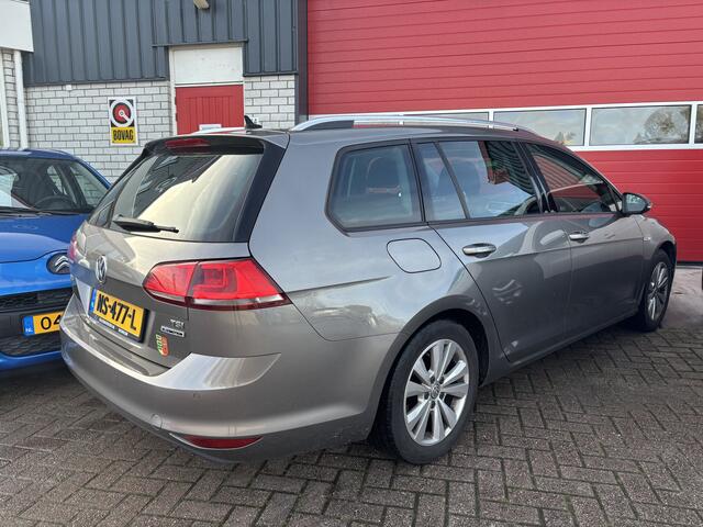 Volkswagen GOLF Variant 1.0 TSI Connected Series CARPLAY / CAMERA / DAB+ / CRUISE / PDC / BLUETOOTH / NL-AUTO