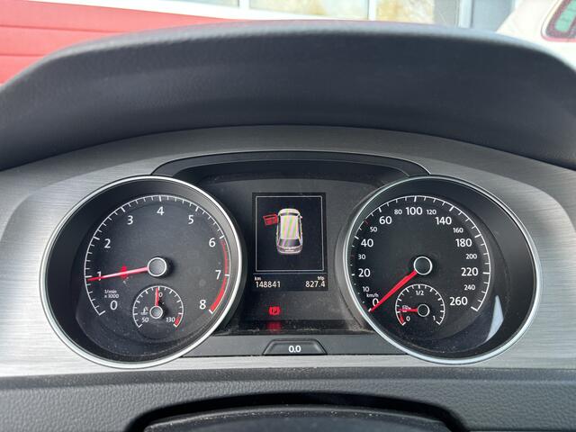 Volkswagen GOLF Variant 1.0 TSI Connected Series CARPLAY / CAMERA / DAB+ / CRUISE / PDC / BLUETOOTH / NL-AUTO