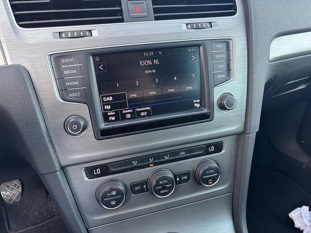 Volkswagen GOLF Variant 1.0 TSI Connected Series CARPLAY / CAMERA / DAB+ / CRUISE / PDC / BLUETOOTH / NL-AUTO