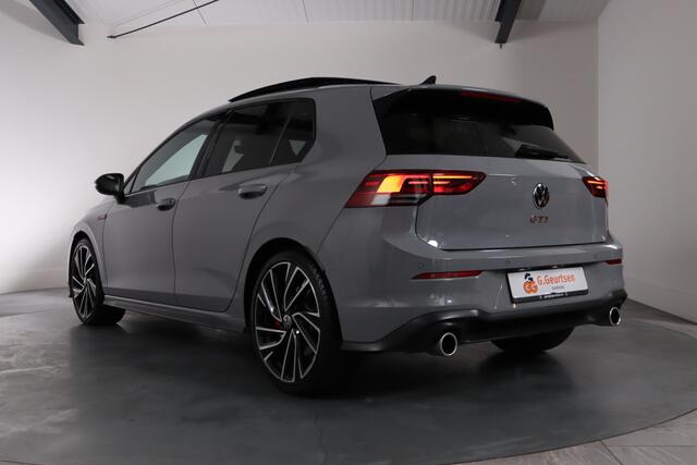 Volkswagen GOLF 2.0 TSI GTI, 245PK, Panoramadak, Camera, Carplay, ACC, Blind spot, Moonstone Grey
