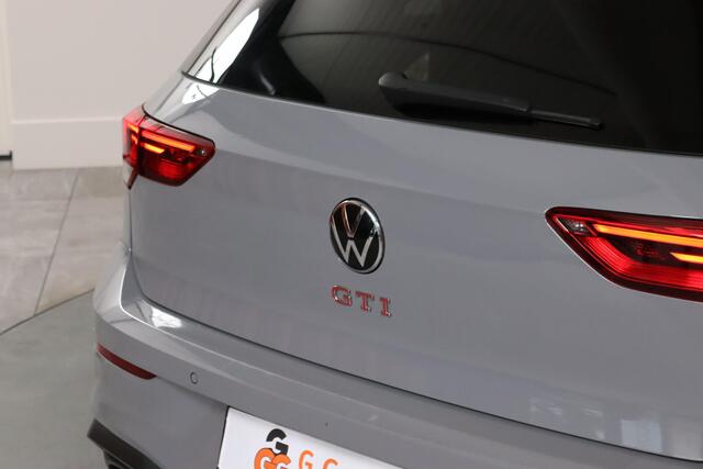Volkswagen GOLF 2.0 TSI GTI, 245PK, Panoramadak, Camera, Carplay, ACC, Blind spot, Moonstone Grey