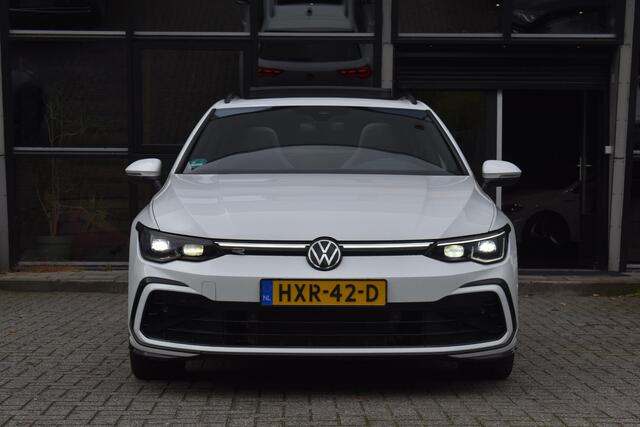 Volkswagen GOLF 1.5 eTSI R-Line Business+ Pano Keyless Lane Camera Trekhaak