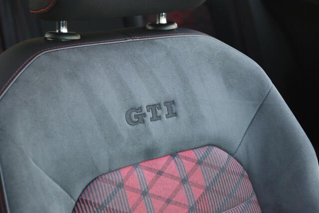Volkswagen GOLF 2.0 TSI GTI TCR | PANO | MILLTEK | LED | ACC | CARPLAY | VIRT. COCKPIT | DYNAUDIO | CAMERA | KEY-LESS
