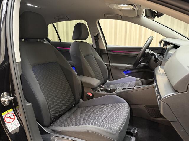 Volkswagen GOLF 1.5 eTSI Style *Stoel-/Stuurverwarming* Carplay / Adapt. Cruise / Ambient / Navigatie / ECC Clima / 17'' LMV