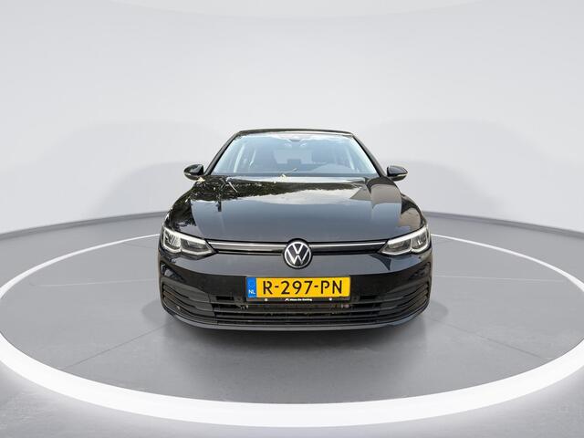 Volkswagen GOLF 1.0 eTSI 110pk DSG Life · Apple/Android Car Play · Navigatie · Sfeerverlichting · P-Sensoren · DAB · 16'' Inch · Garantie t/m 31-10-2026 of 100.000km