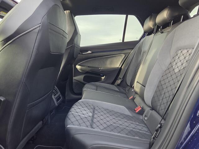 Volkswagen GOLF 1.5 eTSI R-Line Business+