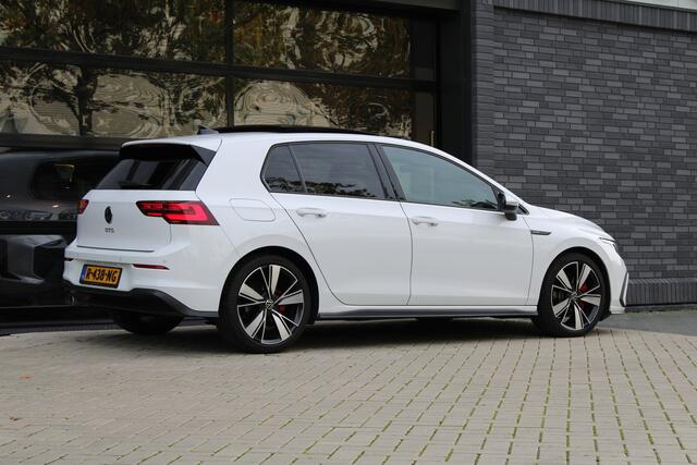 Volkswagen GOLF 2.0 TDI GTD | PANO | DODE HOEK | SFEERVERLICHTING | CAMERA | STOELVERW | CARPLAY |