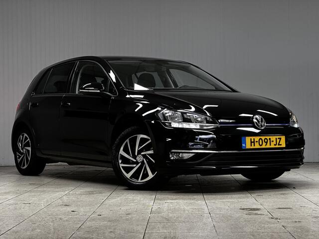 Volkswagen GOLF 1.5 TSI Highline/ Facelift!/ Trekhaak/ Apple + Android/ 16'' LMV/ Stoelverw./ Extra getint glas/ PDC V+A/ Navi/ Adaptive Cruise/ Multi. LEDER. Stuur/ Mistl./ LED Dagrijverl.