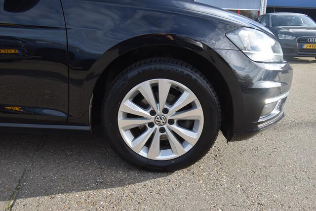 Volkswagen GOLF 1.0 TSI Comfortline , A UITRIJ CAM , PDC V+A , NAVI , CR CONTR , CLIMATR ,