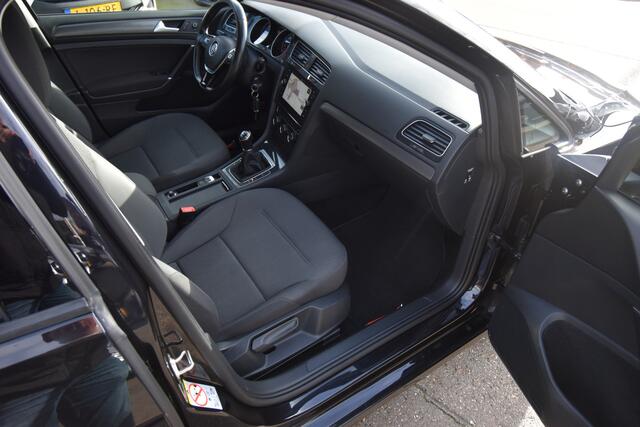 Volkswagen GOLF 1.0 TSI Comfortline , A UITRIJ CAM , PDC V+A , NAVI , CR CONTR , CLIMATR ,