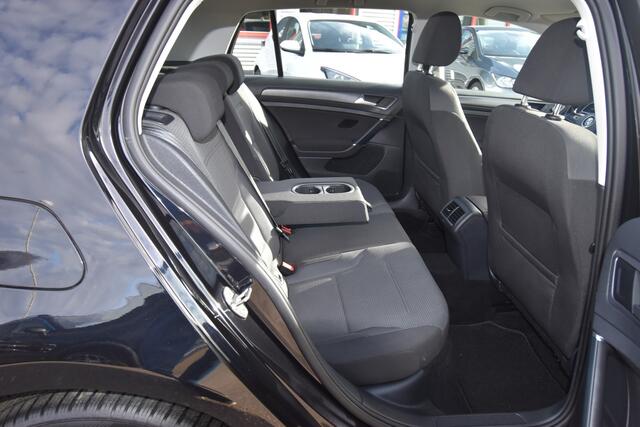 Volkswagen GOLF 1.0 TSI Comfortline , A UITRIJ CAM , PDC V+A , NAVI , CR CONTR , CLIMATR ,