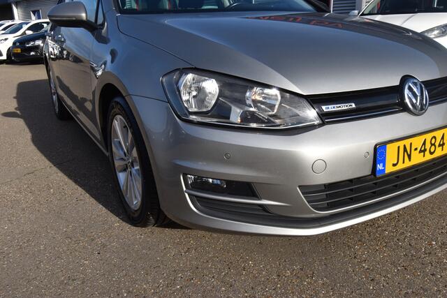 Volkswagen GOLF Variant 1.0 TSI Connected Series , A UITRIJ CAM , CLIMATR , CR CONTR , NAVI , BL TOOTH , PDC V+A , LMV16 ,