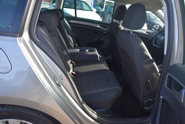 Volkswagen GOLF Variant 1.0 TSI Connected Series , A UITRIJ CAM , CLIMATR , CR CONTR , NAVI , BL TOOTH , PDC V+A , LMV16 ,