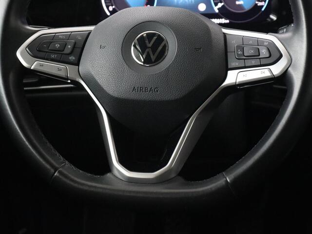 Volkswagen GOLF 1.0 TSI Life | Trekhaak | Stoelverwarming | Camera | Carplay | Adaptive cruise | Stuurverwarming | Navigatie | Getint glas | Full LED | Climate control | Digital Cockpit | Sfeerverlichting