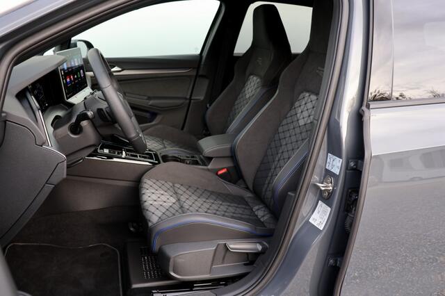 Volkswagen GOLF 1.5 eTSI R-Line Edition - 150 pk **Camera / Keyless / 18 inch