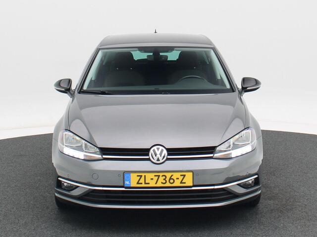 Volkswagen GOLF 1.6 TDi Highline 115 Pk Automaat | Adaptive Cruise | Digitaal Dashboard | CarPlay | Navigatiesysteem | Trekhaak | Parkeersensoren |16 Inch
